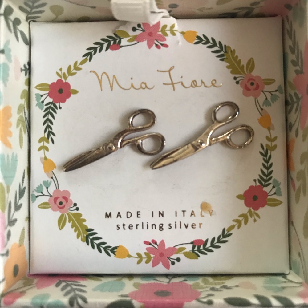 Mia Fiore scissor stud earrings